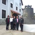 V. l.: Arch. Dipl.-Ing. Kurt Kramer, KR Alfons Forster, KonsR Mag. Harald Rüdiger Ehrl, Bürgermeister Robert Zeitlinger und OBM Siegfried Adlberger vor der ehemaligen Glockengießerei mit dem 1:1-Modell der Pummerin. / © Diözese Linz / Kraml V. l.: Arch. Dipl.-Ing. Kurt Kramer, KR Alfons Forster, KonsR Mag. Harald Rüdiger Ehrl, Bürgermeister Robert Zeitlinger und OBM Siegfried Adlberger vor der ehemaligen Glockengießerei mit dem 1:1-Modell der Pummerin.