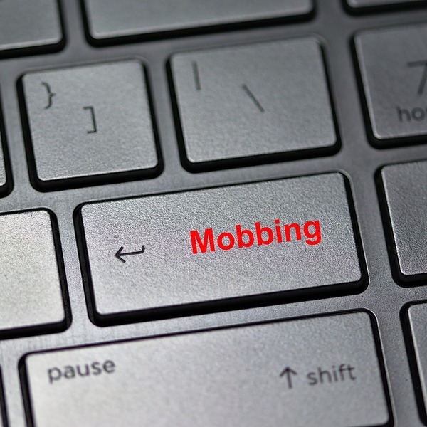 Mobbing / Treffpunkt mensch & arbeit Braunau Mobbing