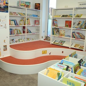Eröffnung der Bibliothek Herzogsdorf