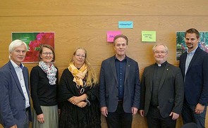Martin Schachinger (Leiter Stabsstelle Pfarrstruktur), Maria Eichinger (inhaltliche Begleitung), Sabine Weißengruber (Prozessbegleitung), Dechant Franz Asen, Generalvikar Severin Lederhilger, Sebastian Rappl (Prozessbegleitung).
