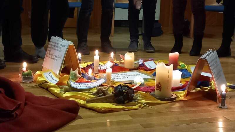 Singend zur Mitte