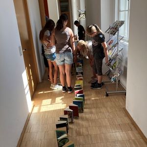 Bücher-Dominorallye in der Bücherei Buchkirchen