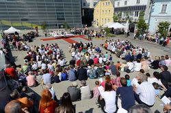 Das gemeinsame Fronleichnamsfest der Urfahraner Pfarren auf dem Linzer AEC-Platz. / Foto: Christian Dörn 
