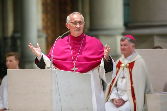 Die erfrischende Festpredigt hielt Weihbischof Anton Leichtfried aus der Diözese St. Pölten.