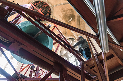Robert Maybach Glockenreferent Siegfried Adlberger auf dem Mariendom Linz
Modelrelease vorhanden