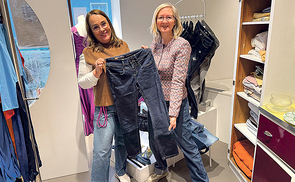 CARLA-Linz-Filialleiterin Helga Perusch (li.) und CARLA-Stellenleiterin Katharina Forstinger.