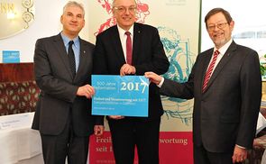 V. l.: Landessuperintendent Thomas Hennefeld, Bischof Michael Bünker und Pastor Lothar Pöll bei der Pressekonferenz in Wien